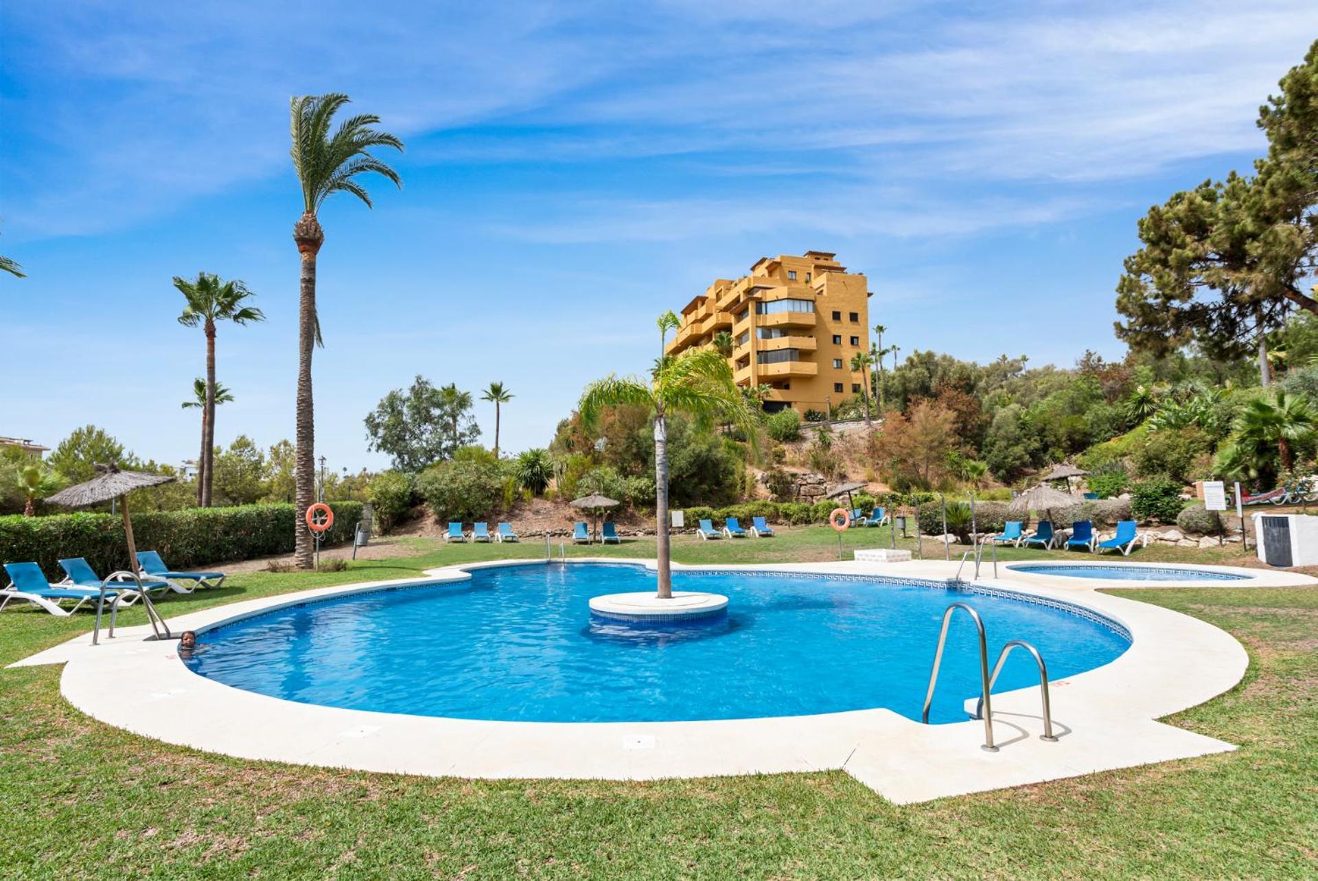 Sky And Sea Estepona Penthouse Exterior foto